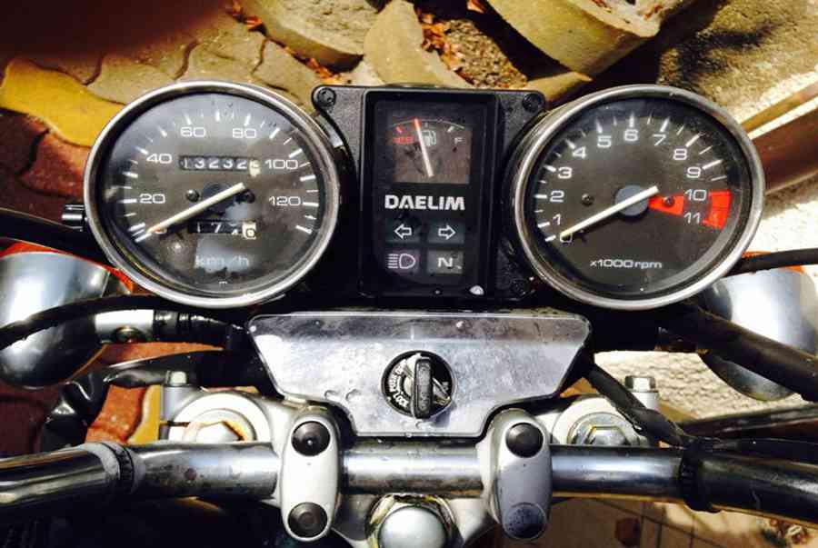Moto Daelim Vs 125 Hàng Thùng Bstp Màu Bạc Zin 100
